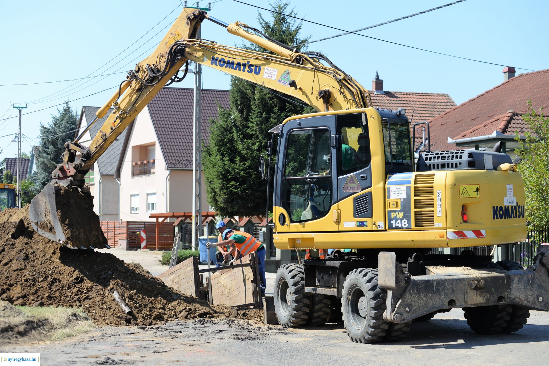 Útfelújítási munkák kezdődtek a Szélsőbokori úton