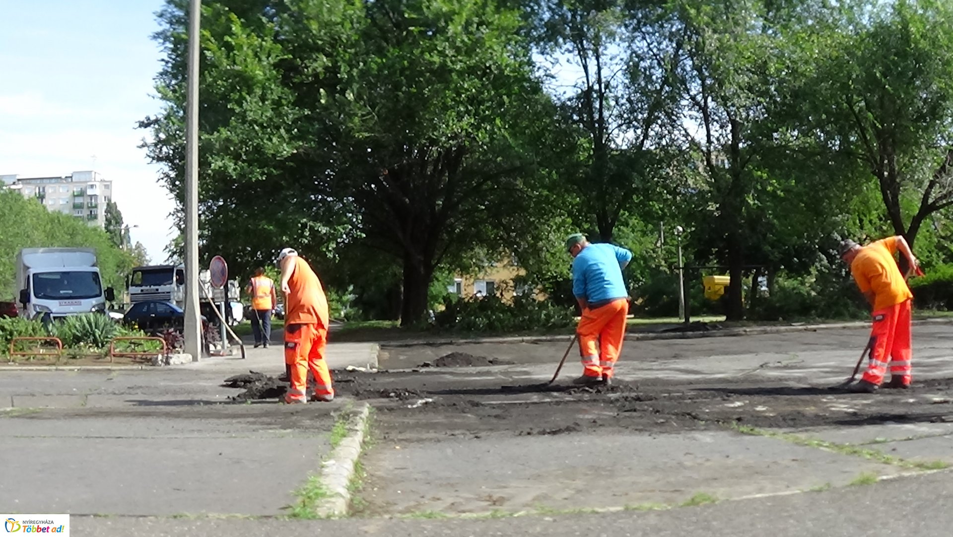 Útfelújítási munkálatok az Ungvár sétány parkolóiban