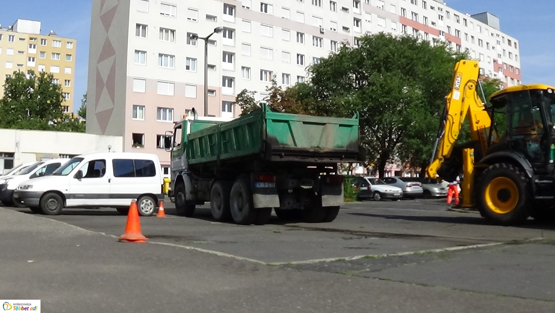 Útfelújítási munkálatok az Ungvár sétány parkolóiban