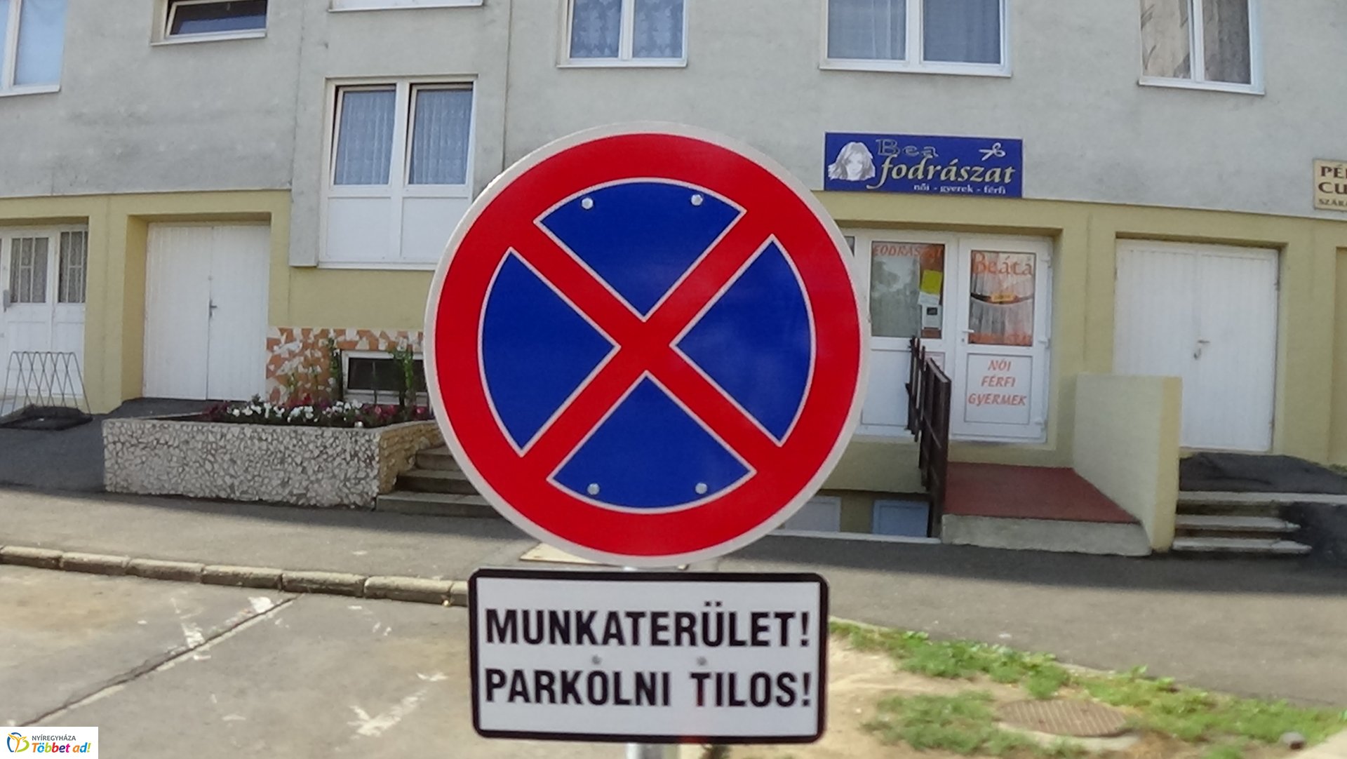 Útfelújítási munkálatok az Ungvár sétány parkolóiban