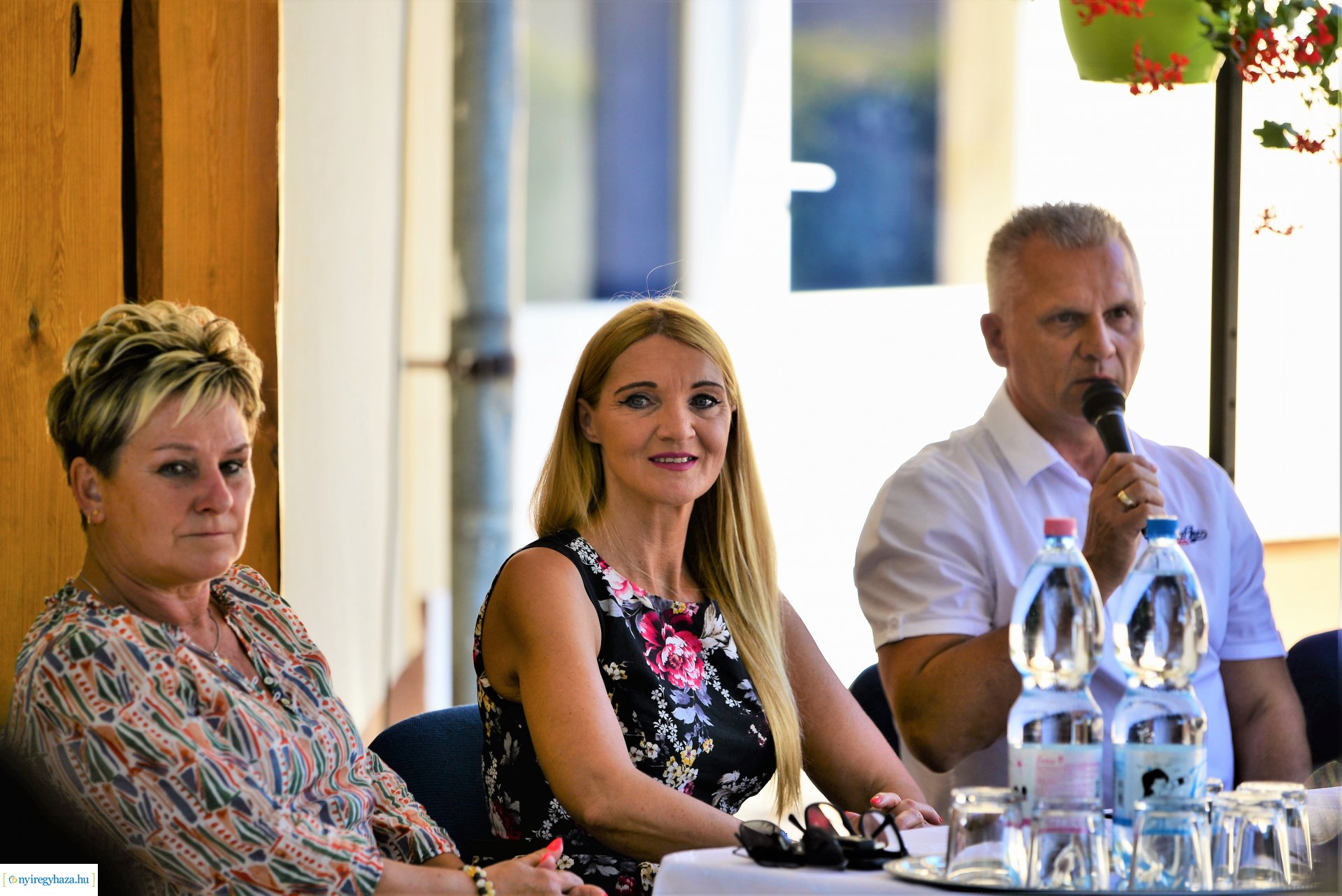 Üveghulladék gyűjtő zsákokat kapnak Sóstóhegy lakói