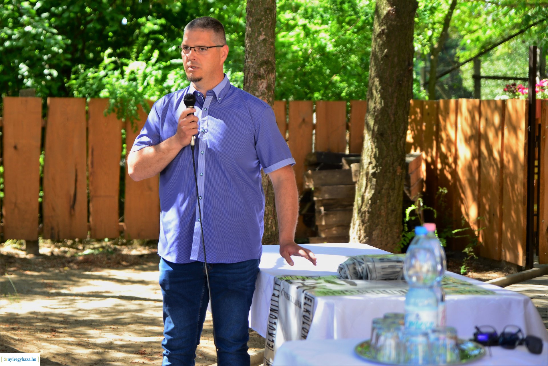 Üveghulladék gyűjtő zsákokat kapnak Sóstóhegy lakói