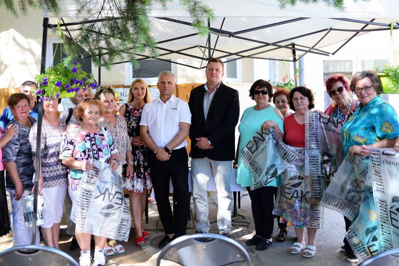 Üveghulladék gyűjtő zsákokat kapnak Sóstóhegy lakói