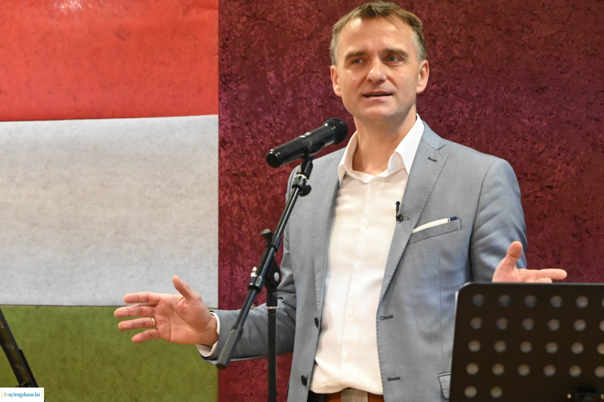 Üzenet az égbe - Tarczy Gyula előadói estje a Vasutas Művelődési Házban