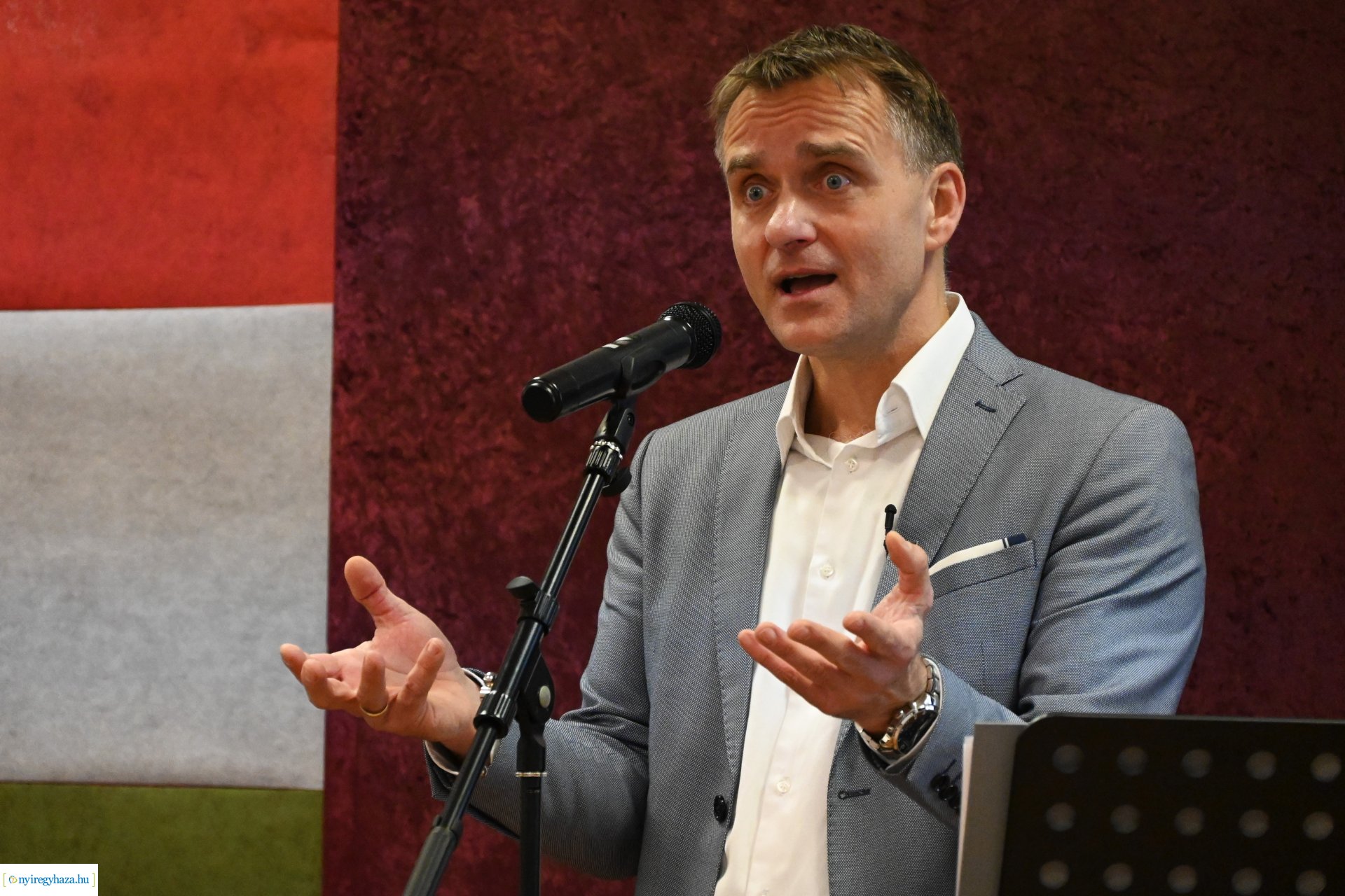 Üzenet az égbe - Tarczy Gyula előadói estje a Vasutas Művelődési Házban