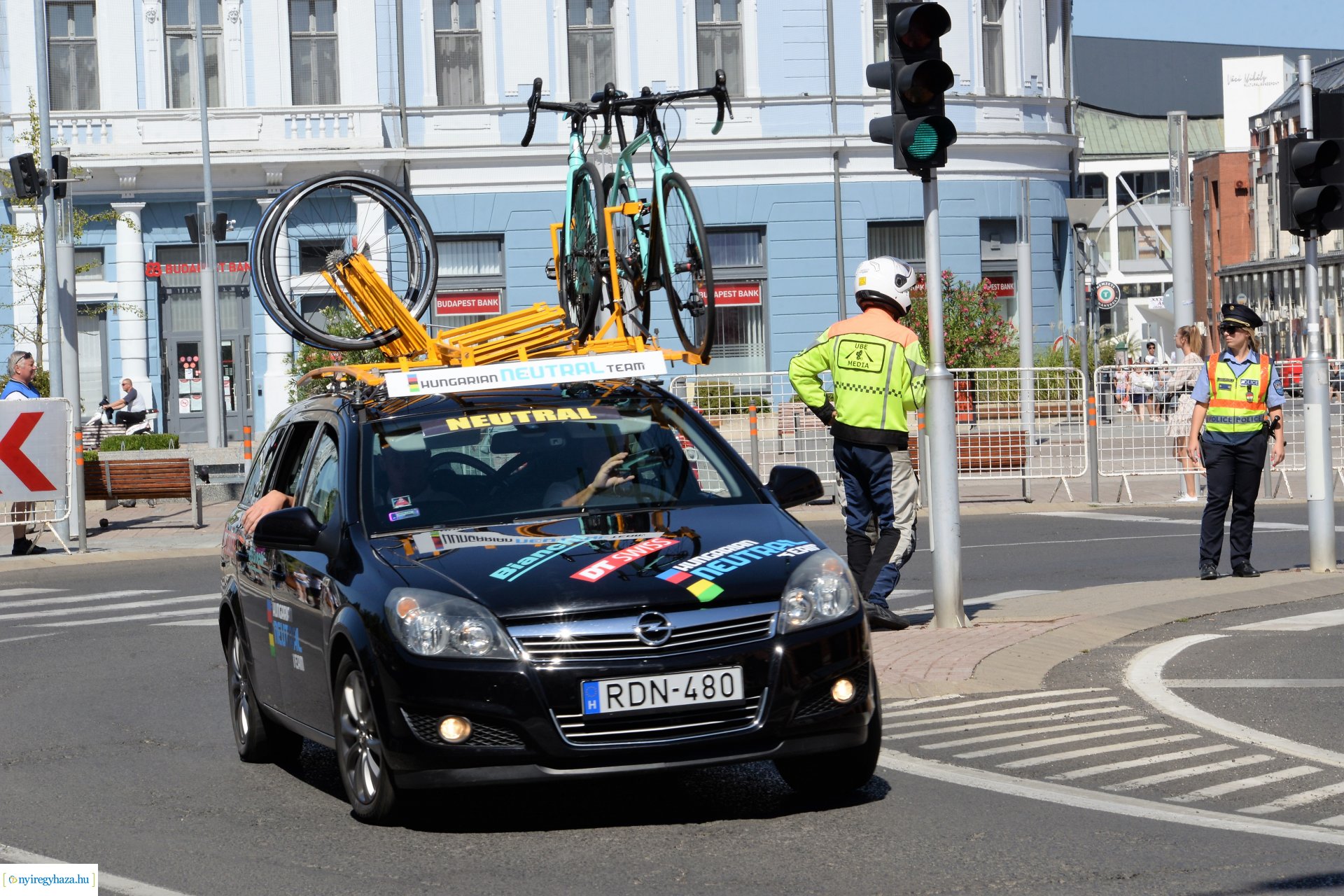 V4 Junior Világkupa  - kerékpárosok a belvárosban