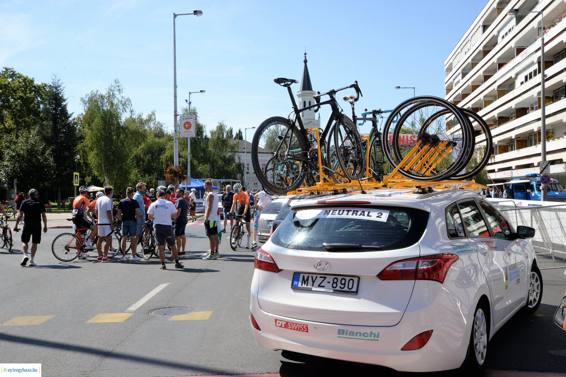 V4 Junior Világkupa  - kerékpárosok a belvárosban