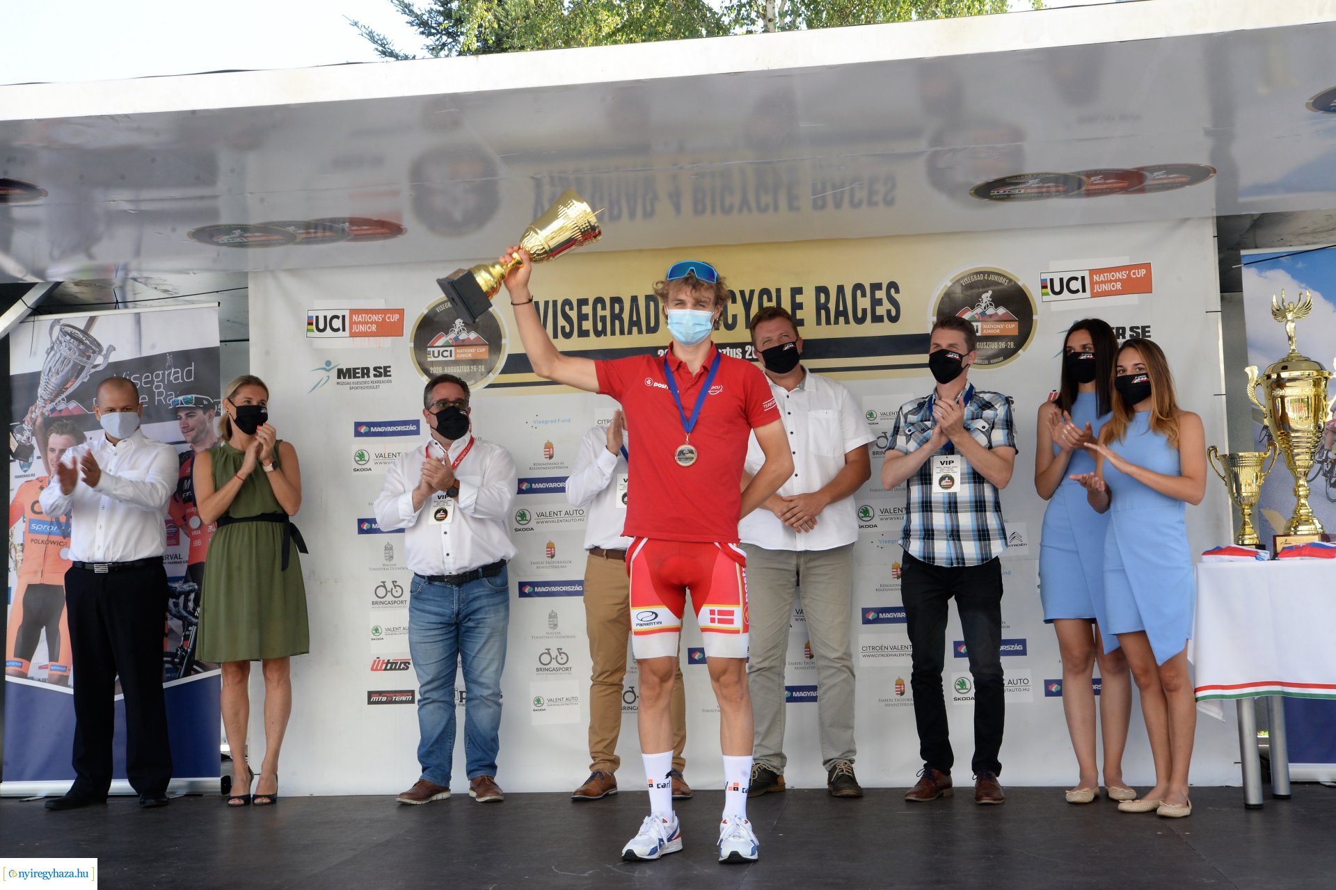 V4 Junior Világkupa  - kerékpárosok a belvárosban