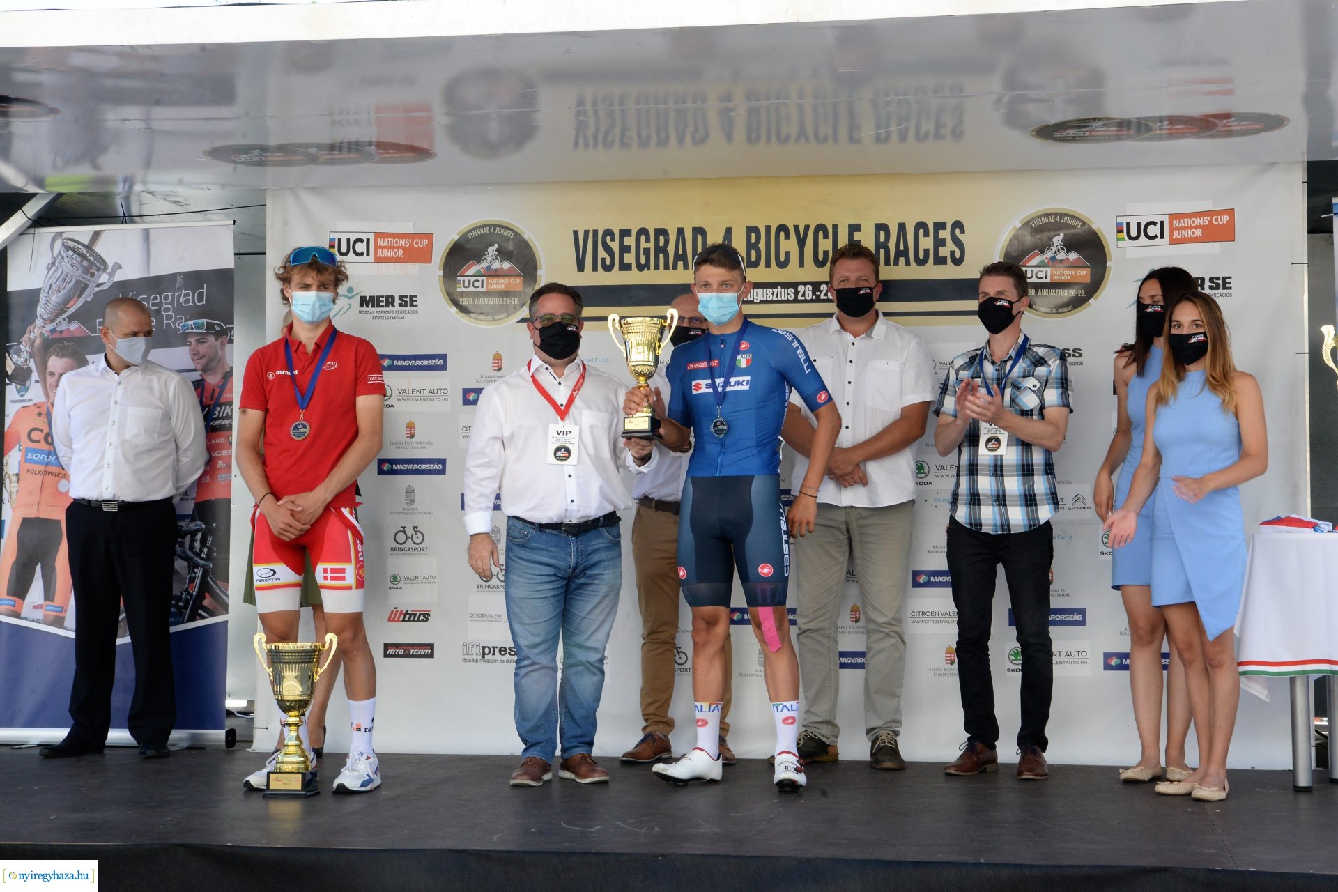 V4 Junior Világkupa  - kerékpárosok a belvárosban
