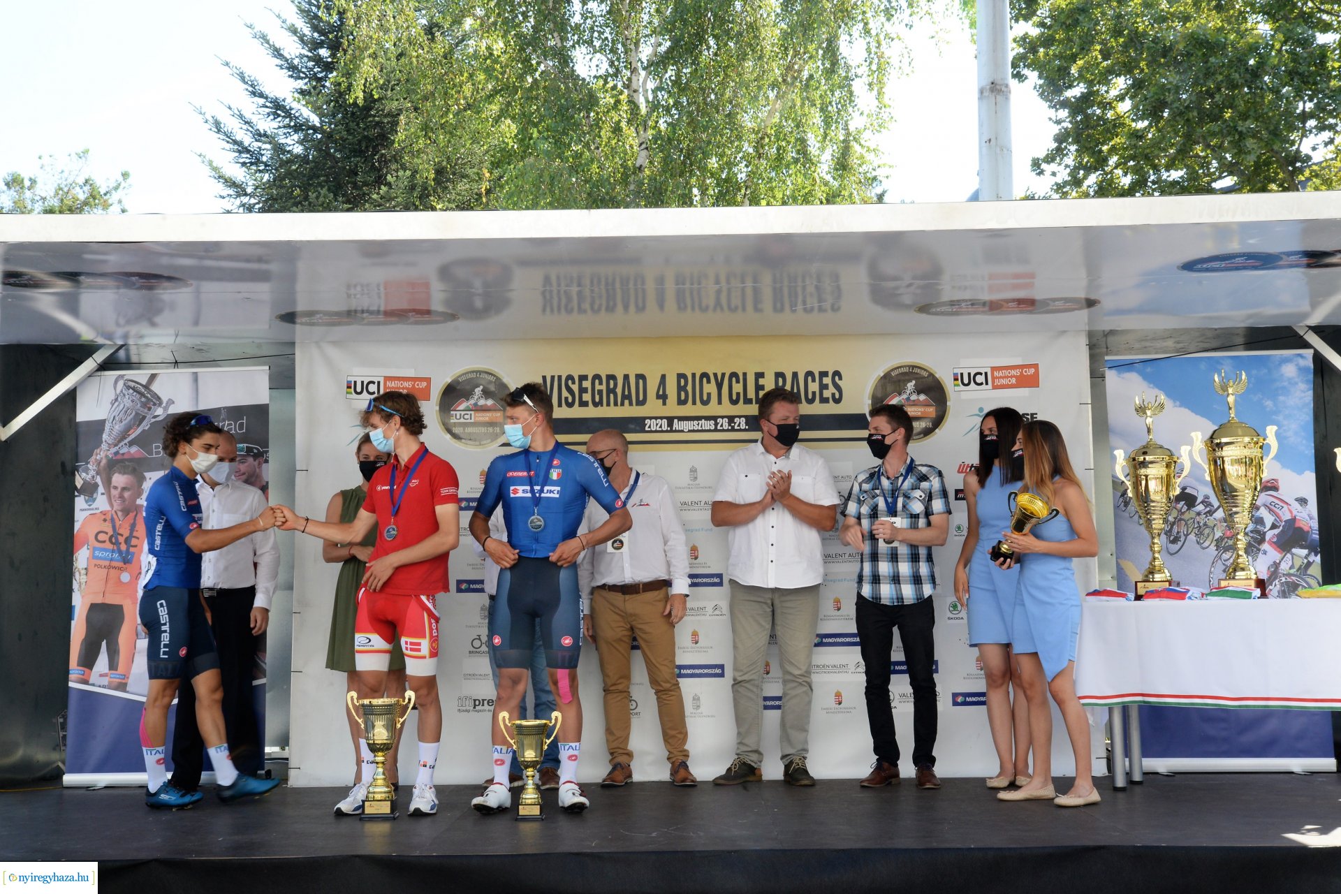 V4 Junior Világkupa  - kerékpárosok a belvárosban