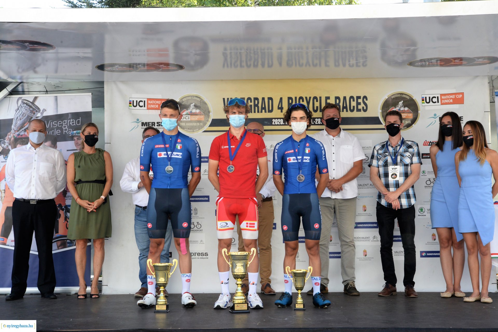 V4 Junior Világkupa  - kerékpárosok a belvárosban