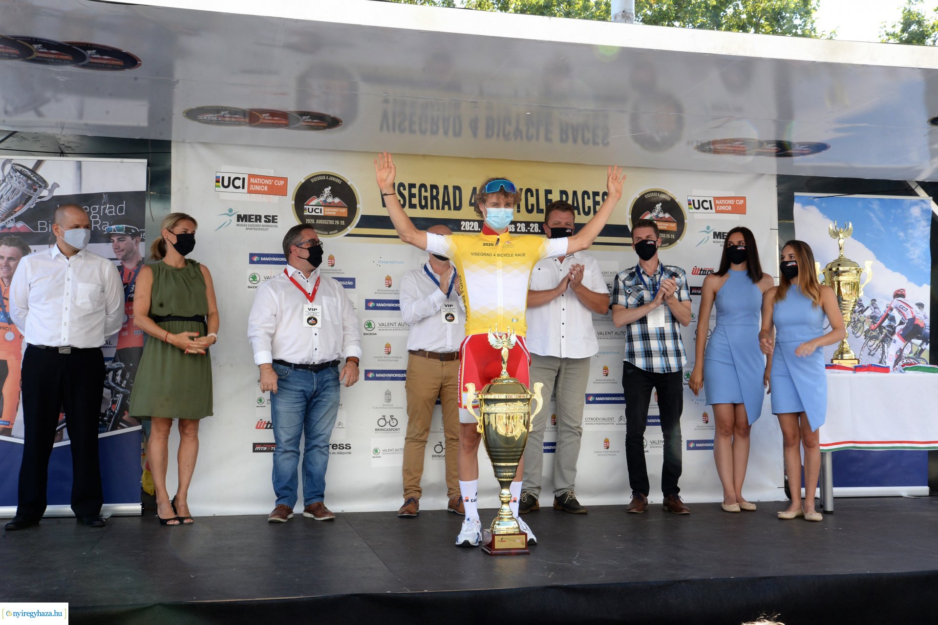 V4 Junior Világkupa  - kerékpárosok a belvárosban