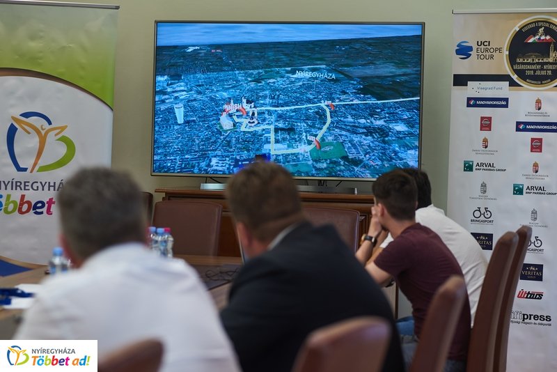 V4 Special Series beharangozó