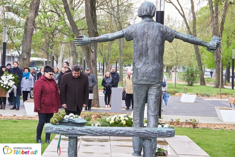 Váci Mihályra emlékeztek