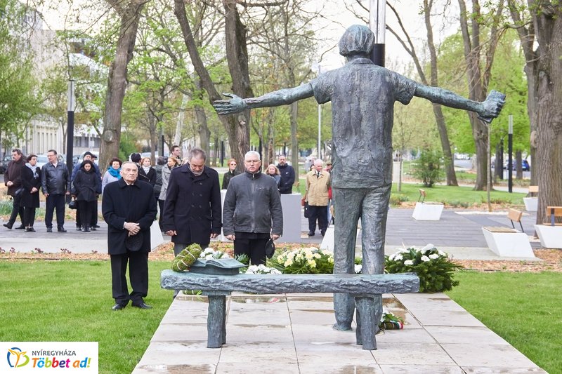 Váci Mihályra emlékeztek