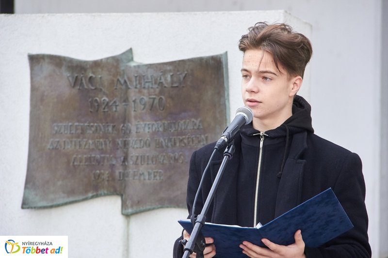 Váci Mihályra emlékeztek