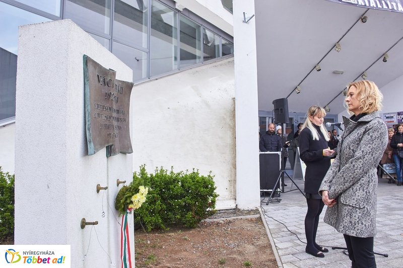 Váci Mihályra emlékeztek