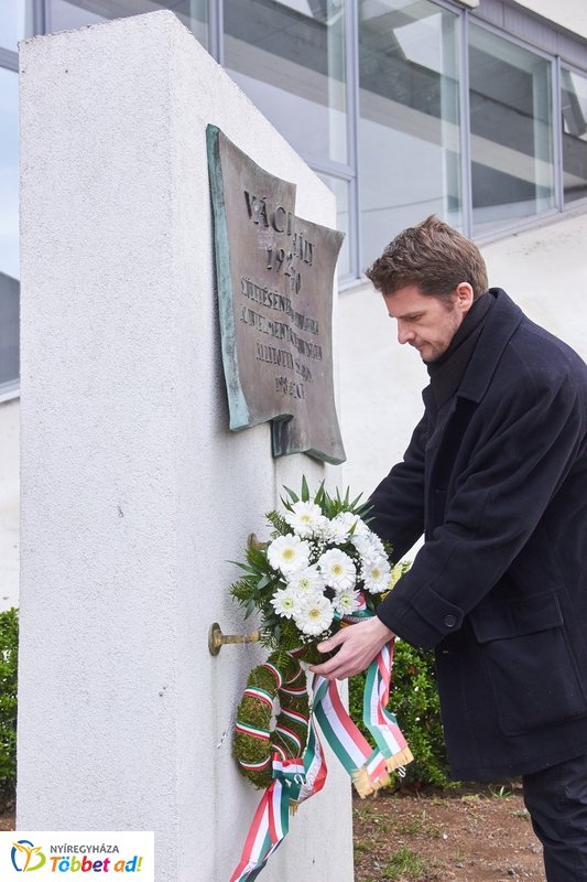 Váci Mihályra emlékeztek