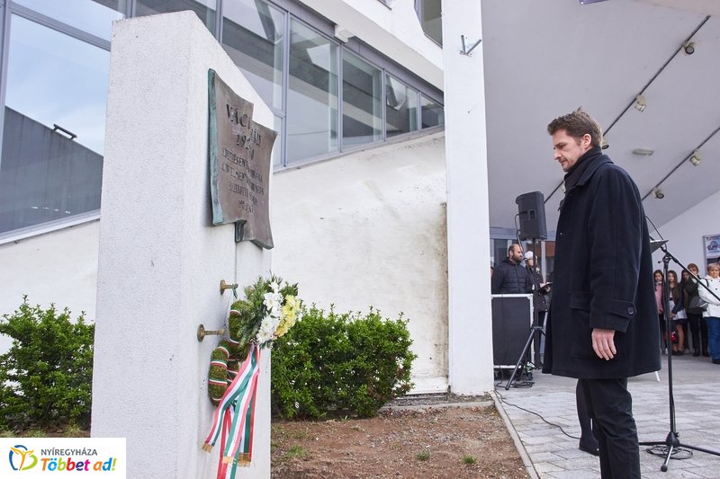 Váci Mihályra emlékeztek