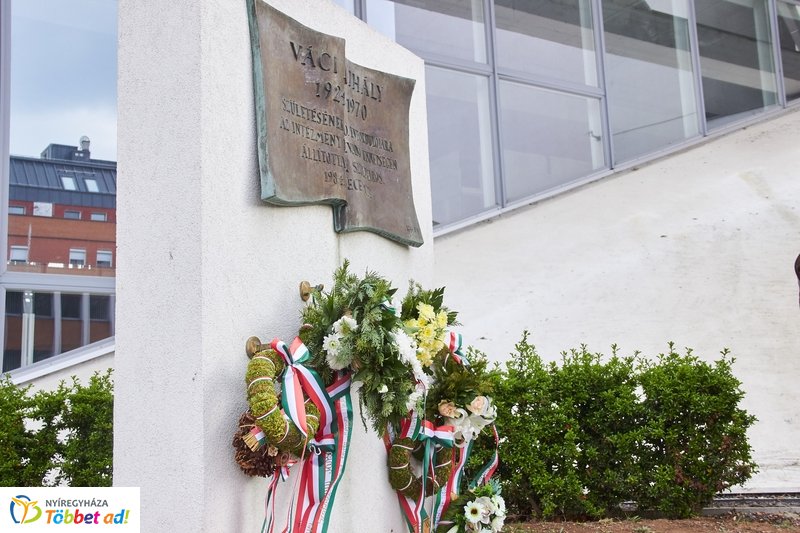 Váci Mihályra emlékeztek