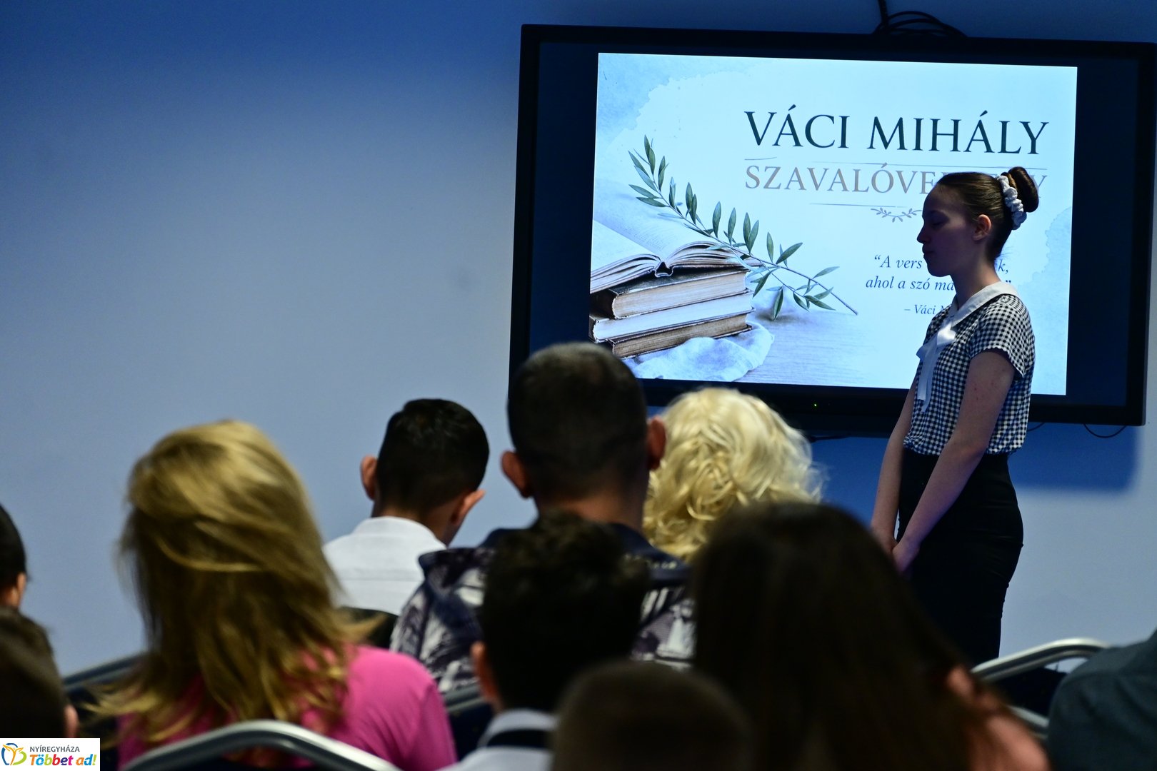 Váci szavalóverseny a kulturális központban - 2026