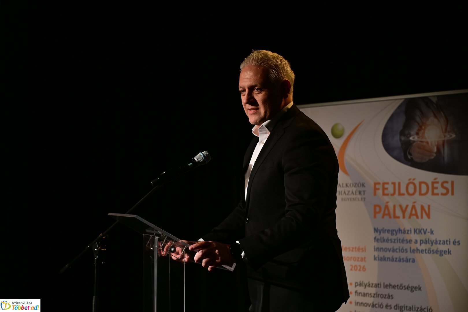 Vállalkozásfejlesztési előadás a Színdbádban 2026 februárjában