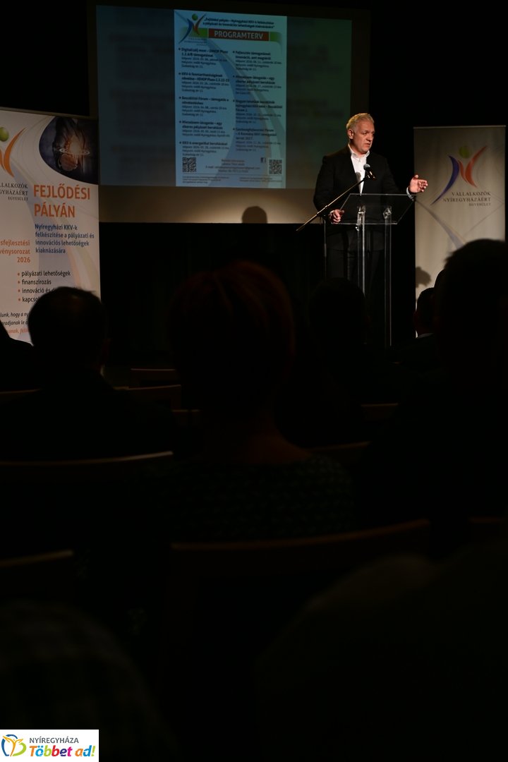 Vállalkozásfejlesztési előadás a Színdbádban 2026 februárjában