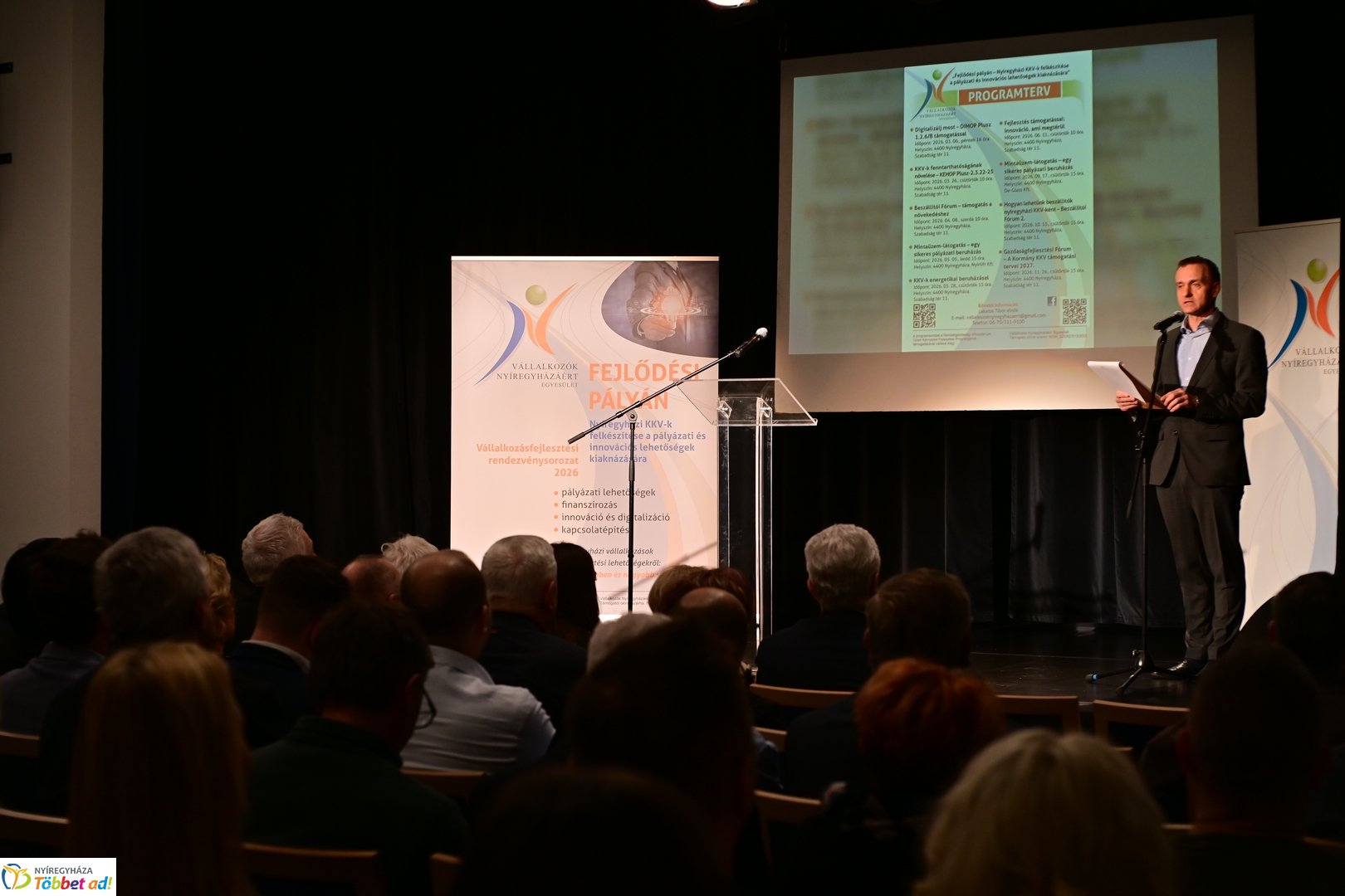 Vállalkozásfejlesztési előadás a Színdbádban 2026 februárjában