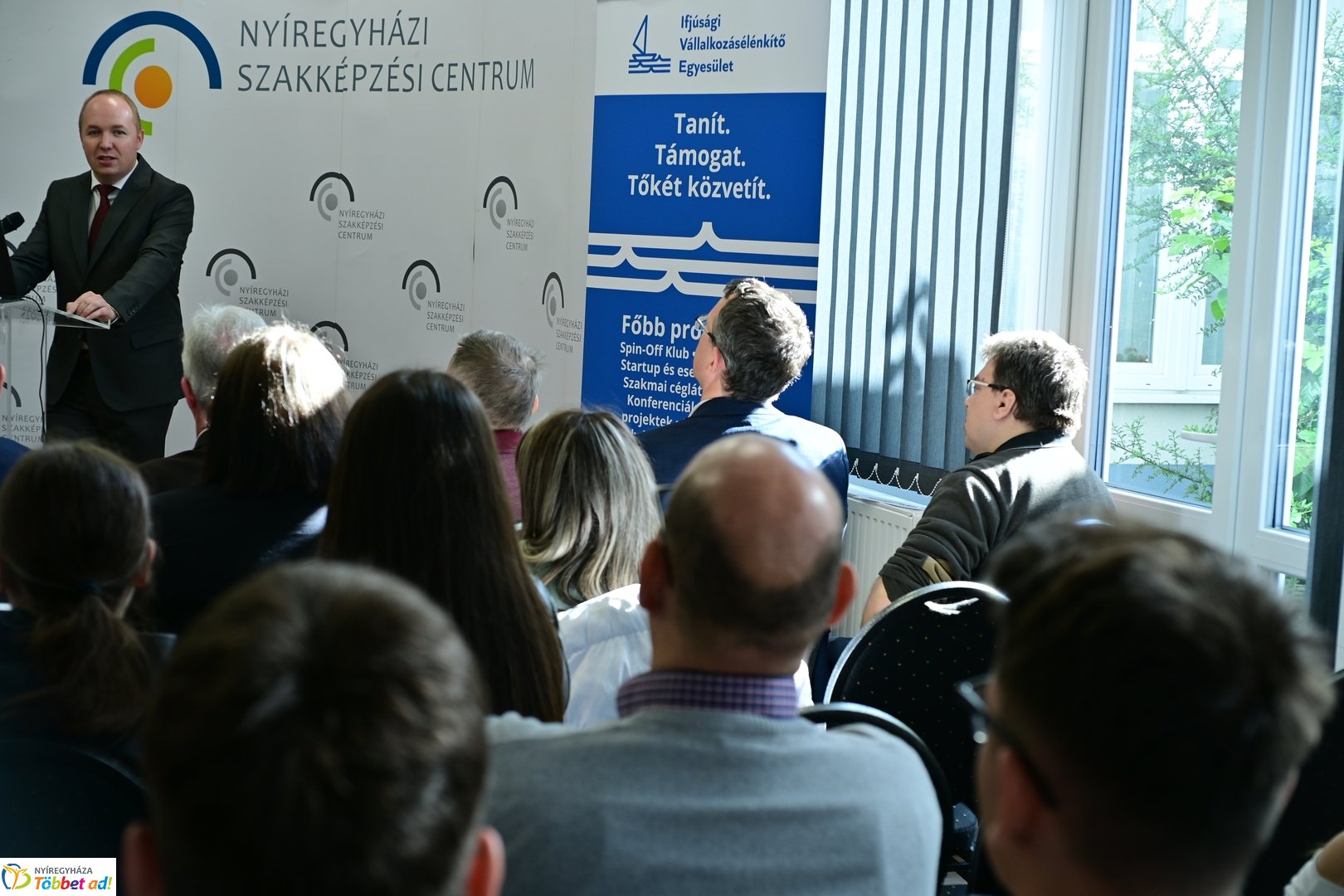 Vállalkozásismereti Roadshow 2025