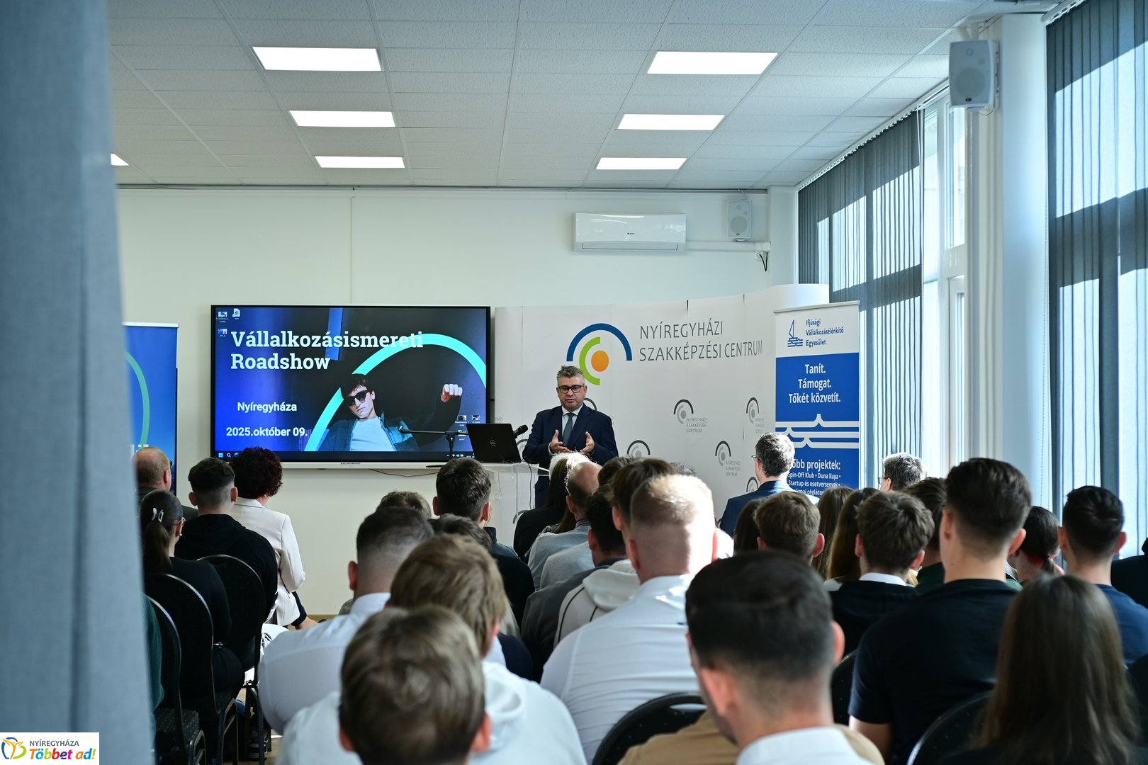 Vállalkozásismereti Roadshow 2025