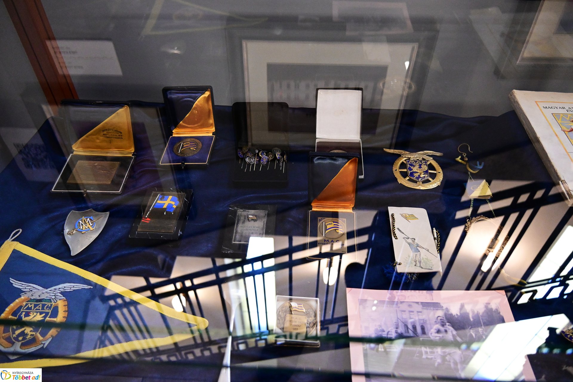 Válogatás a 150 éves Magyar Athletikai Club relikviáiból-kamarakiállítás a Kállay Gyűjteményben