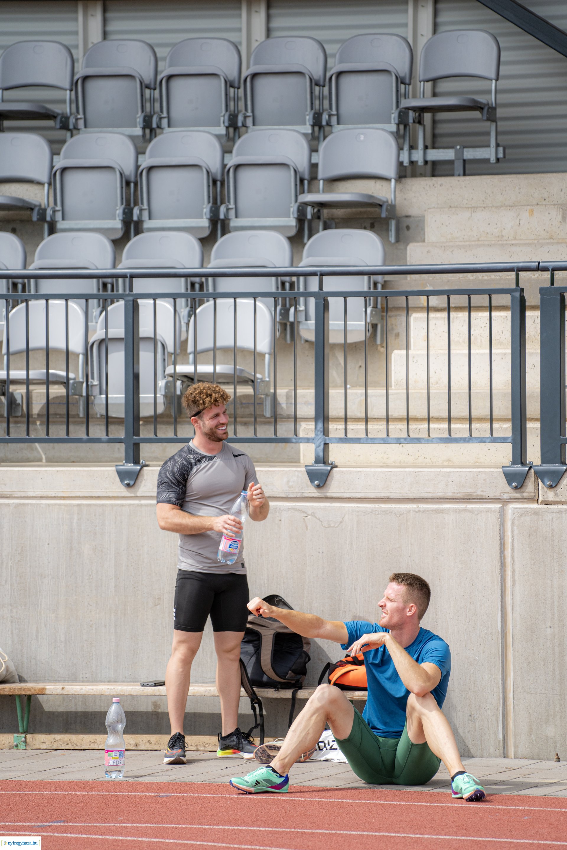 Válogatott sportolók mellett amerikai atléta is Nyíregyházán készül a VB-re