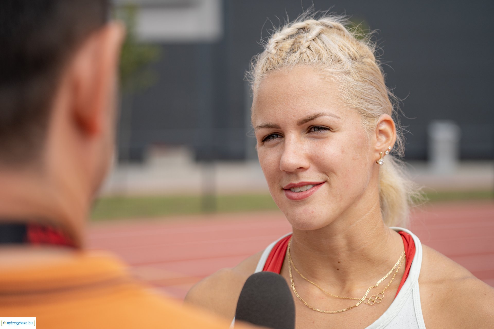 Válogatott sportolók mellett amerikai atléta is Nyíregyházán készül a VB-re