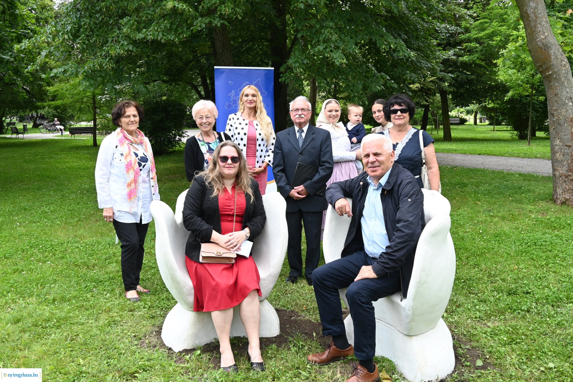 „Van ami összeköt határon innen és túl” -  ülő és pihenőhelyek átadása Sóstón