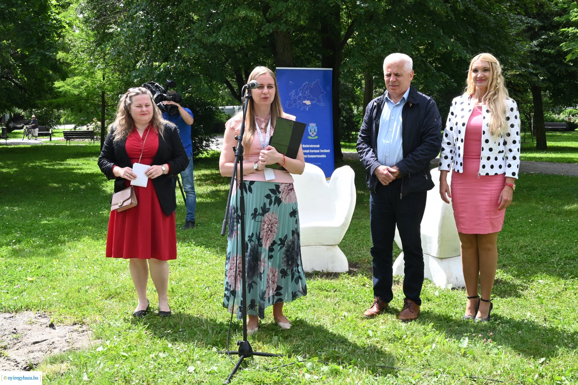 „Van ami összeköt határon innen és túl” -  ülő és pihenőhelyek átadása Sóstón