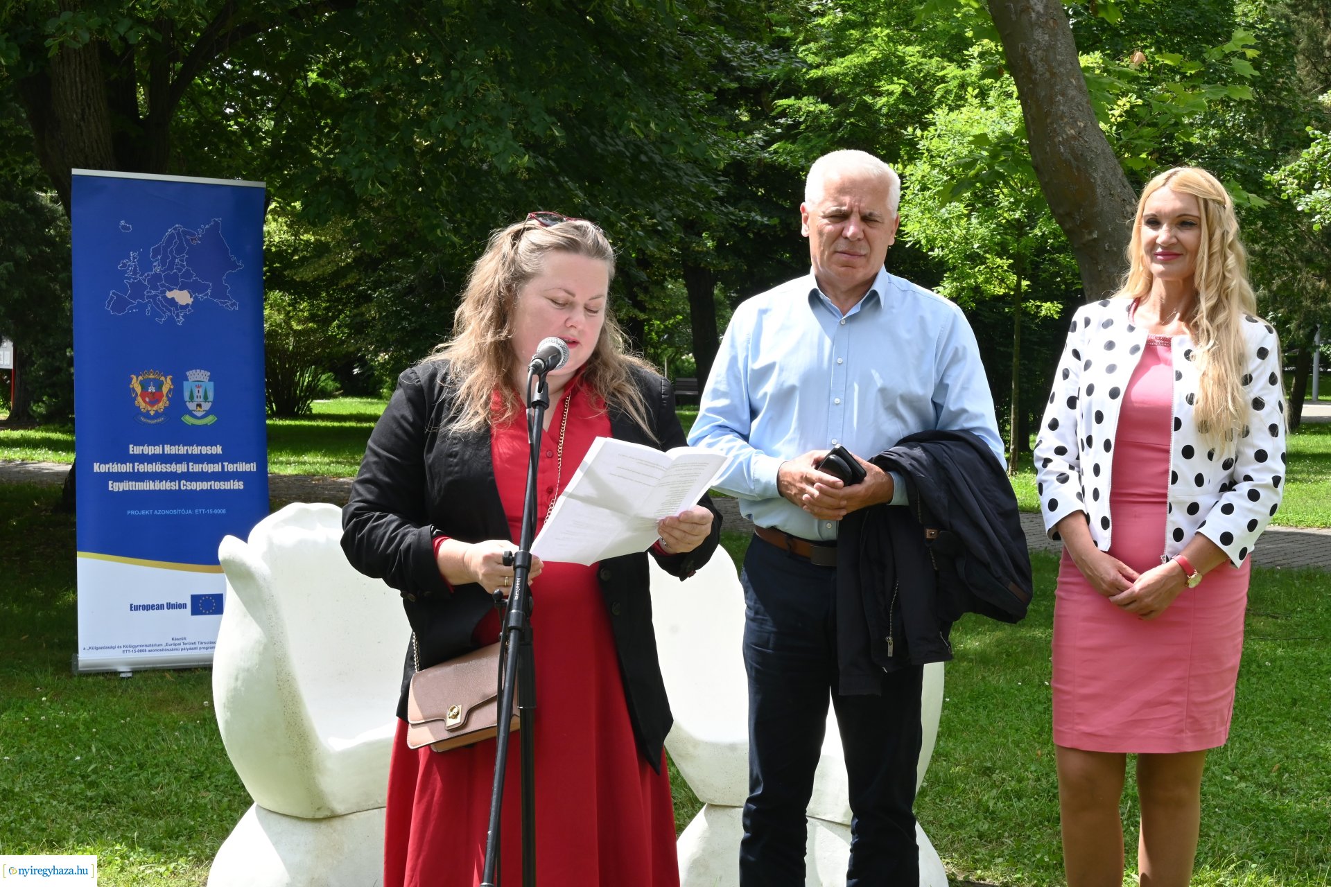 „Van ami összeköt határon innen és túl” -  ülő és pihenőhelyek átadása Sóstón