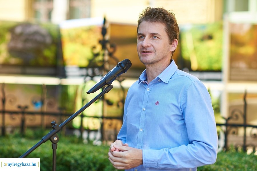 Vándor fotókiállítás megnyitó a Megyeházán