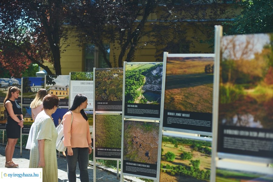 Vándor fotókiállítás megnyitó a Megyeházán