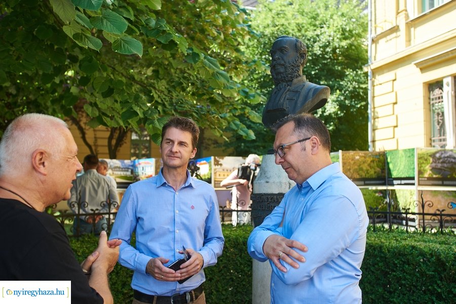 Vándor fotókiállítás megnyitó a Megyeházán