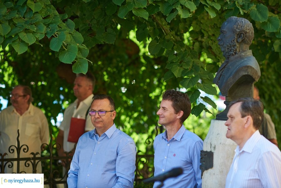 Vándor fotókiállítás megnyitó a Megyeházán