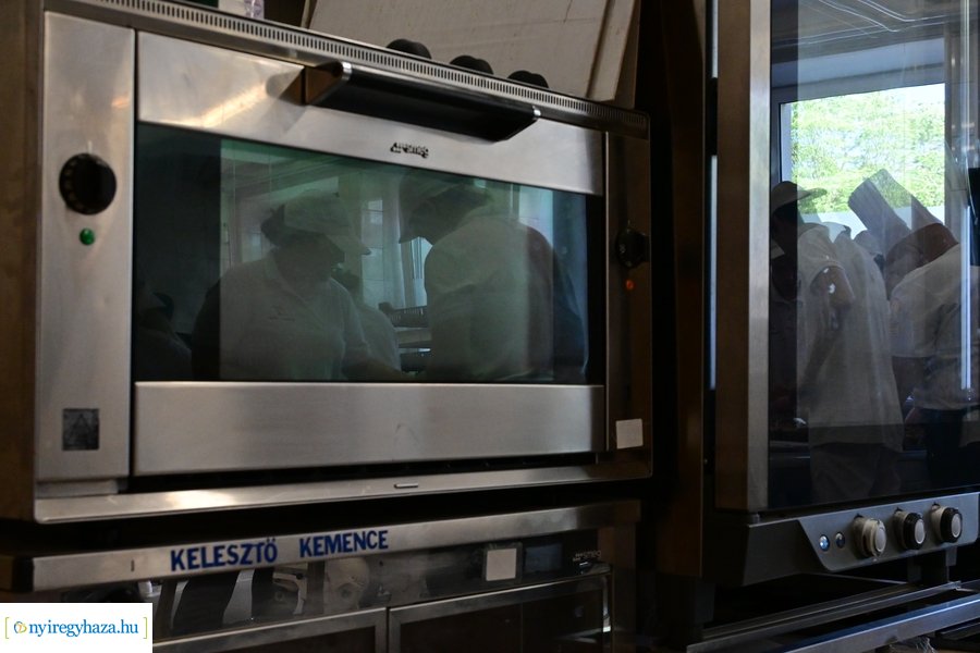 Város tortája készül a Sipkayban 2024