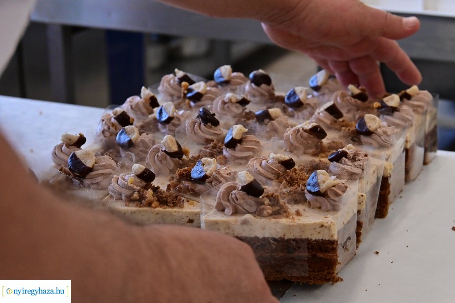 Város tortája készül a Sipkayban 2024