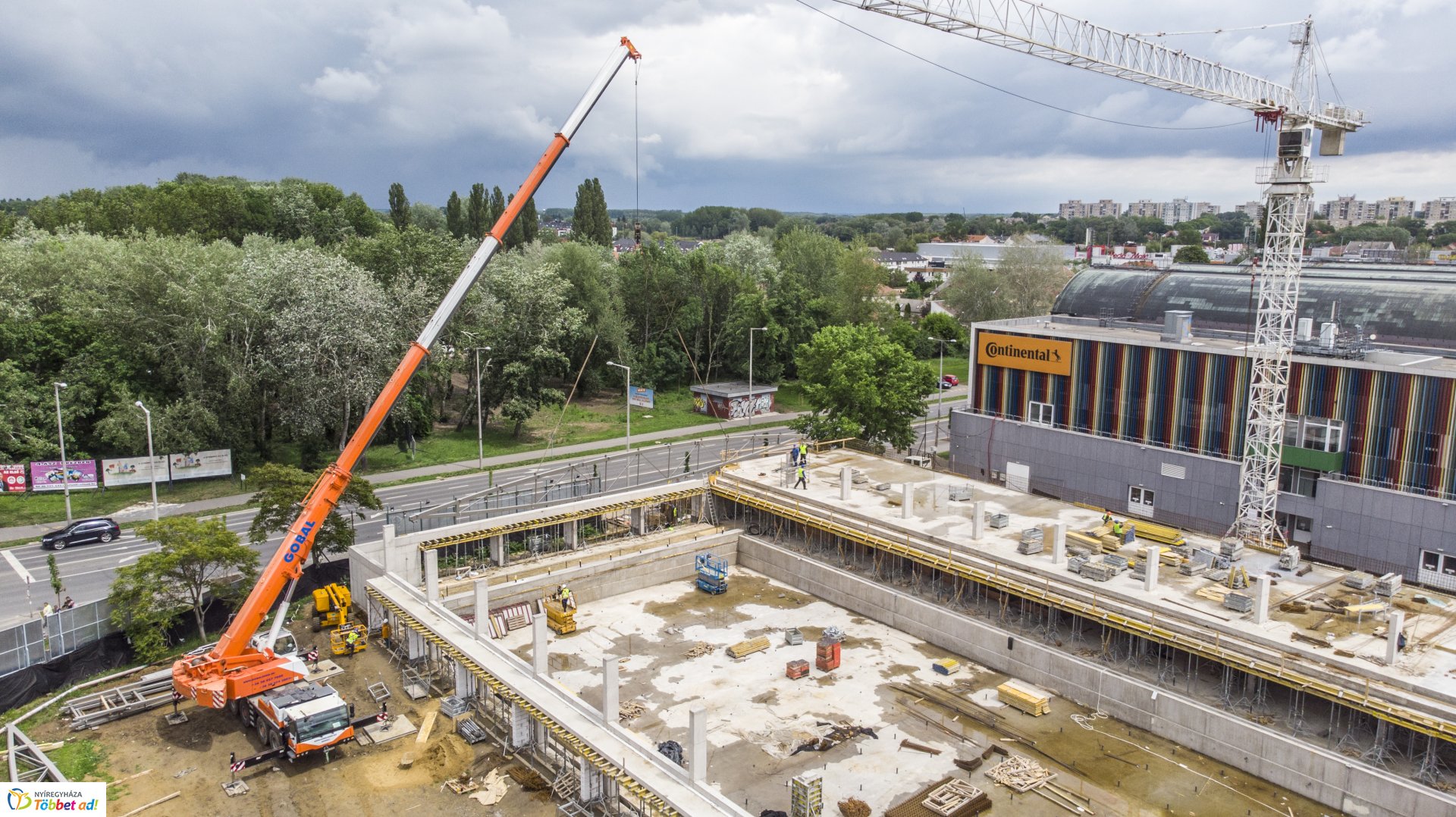 Városi Uszoda építkezése a magasból