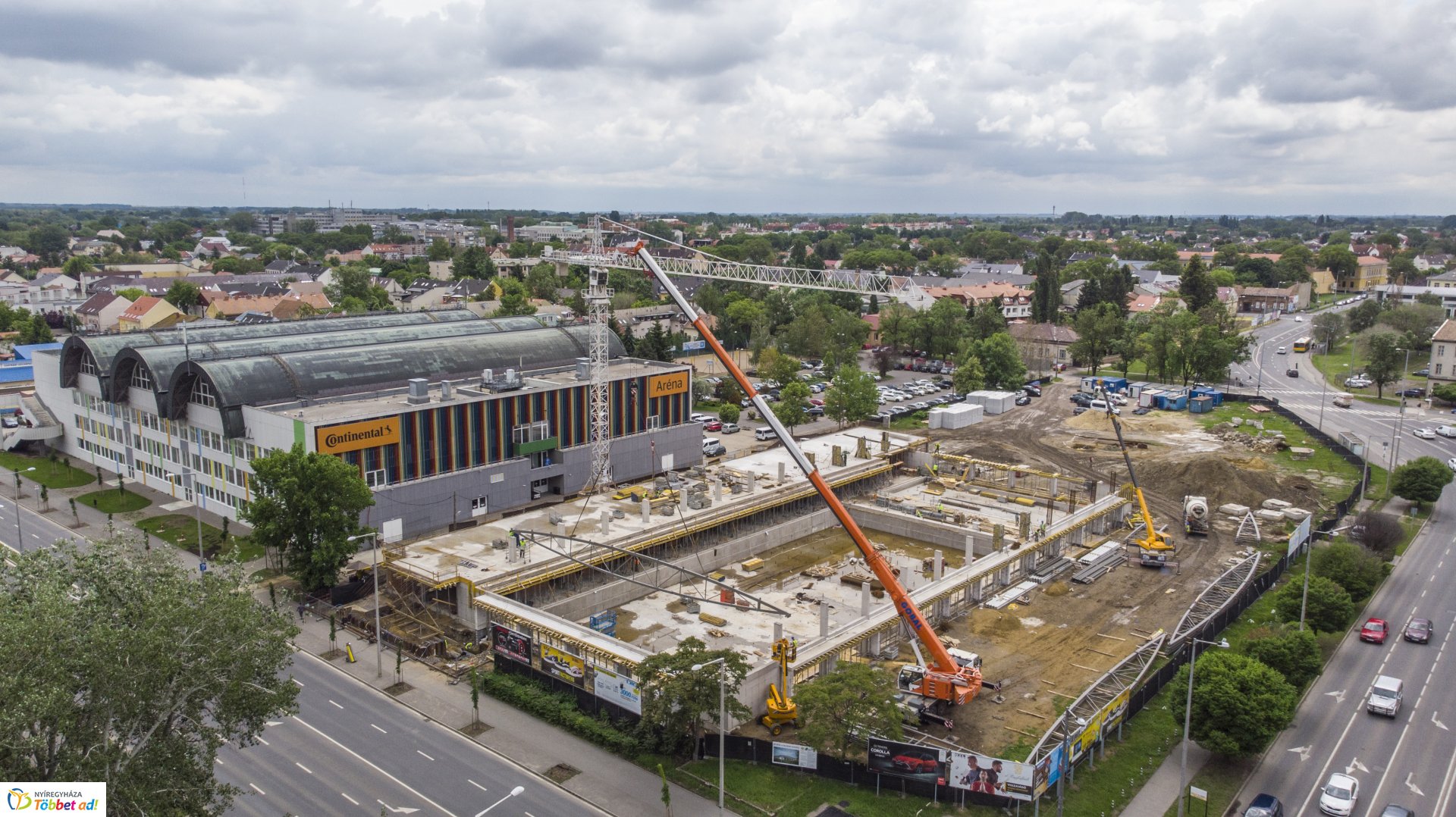 Városi Uszoda építkezése a magasból