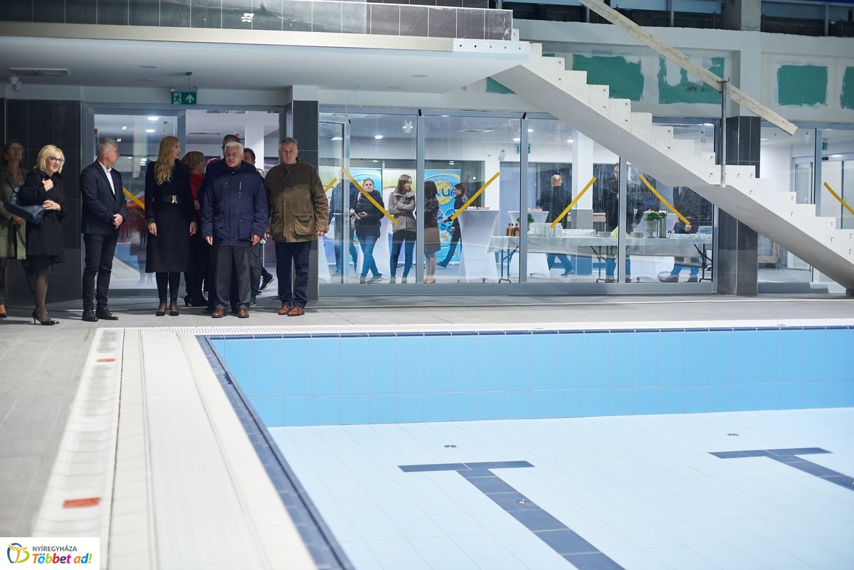 Városi Uszoda szemle