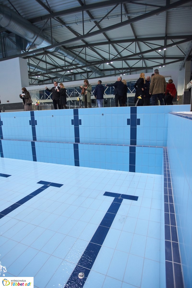 Városi Uszoda szemle