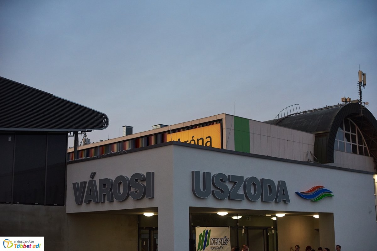 Városi Uszoda szemle