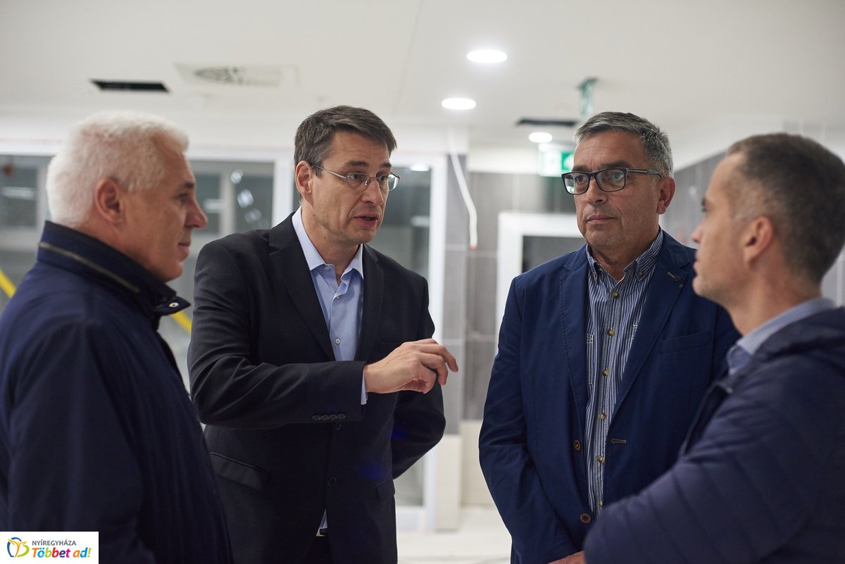 Városi Uszoda szemle