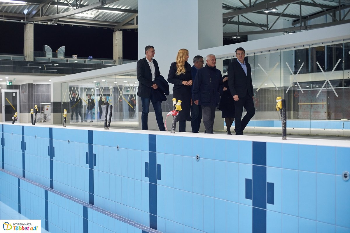 Városi Uszoda szemle