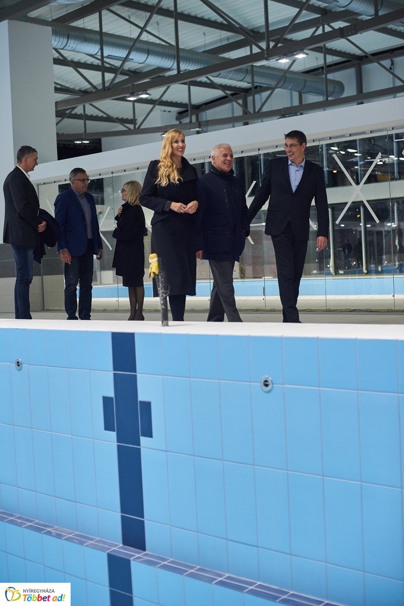 Városi Uszoda szemle